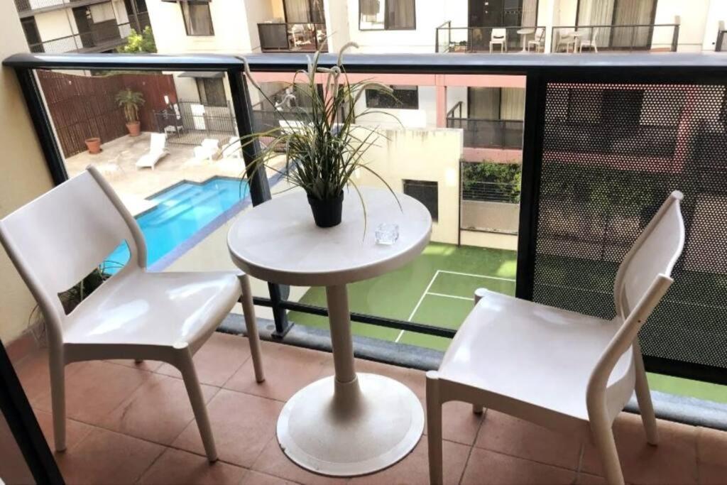 City & Lakeside With Free Parking, Pool And 10 Mins Walk Into The City Perth Eksteriør bilde